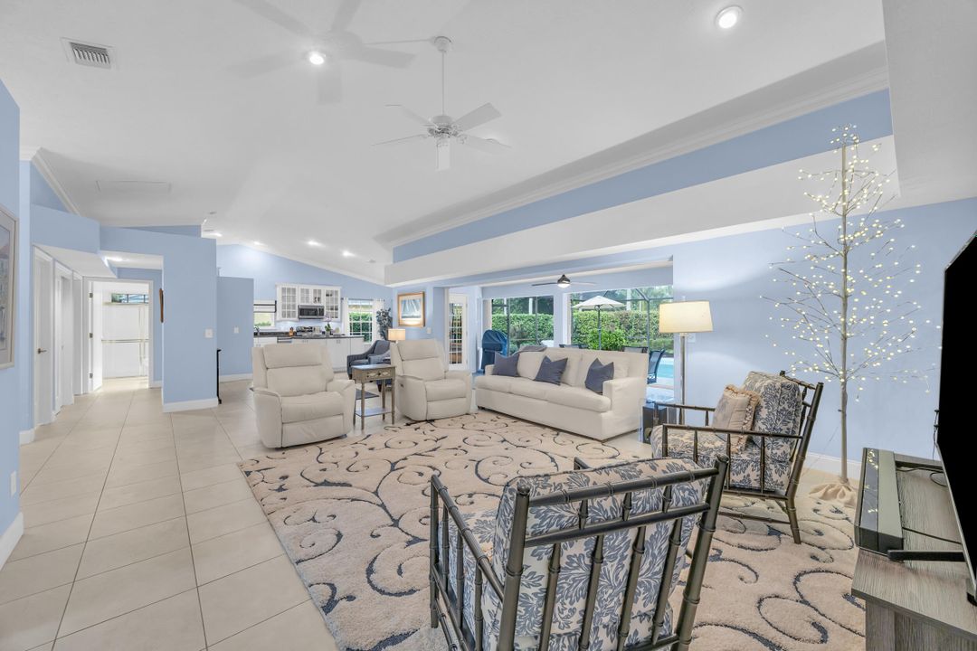 For Sale: $1,050,000 (3 beds, 2 baths, 1923 Square Feet)