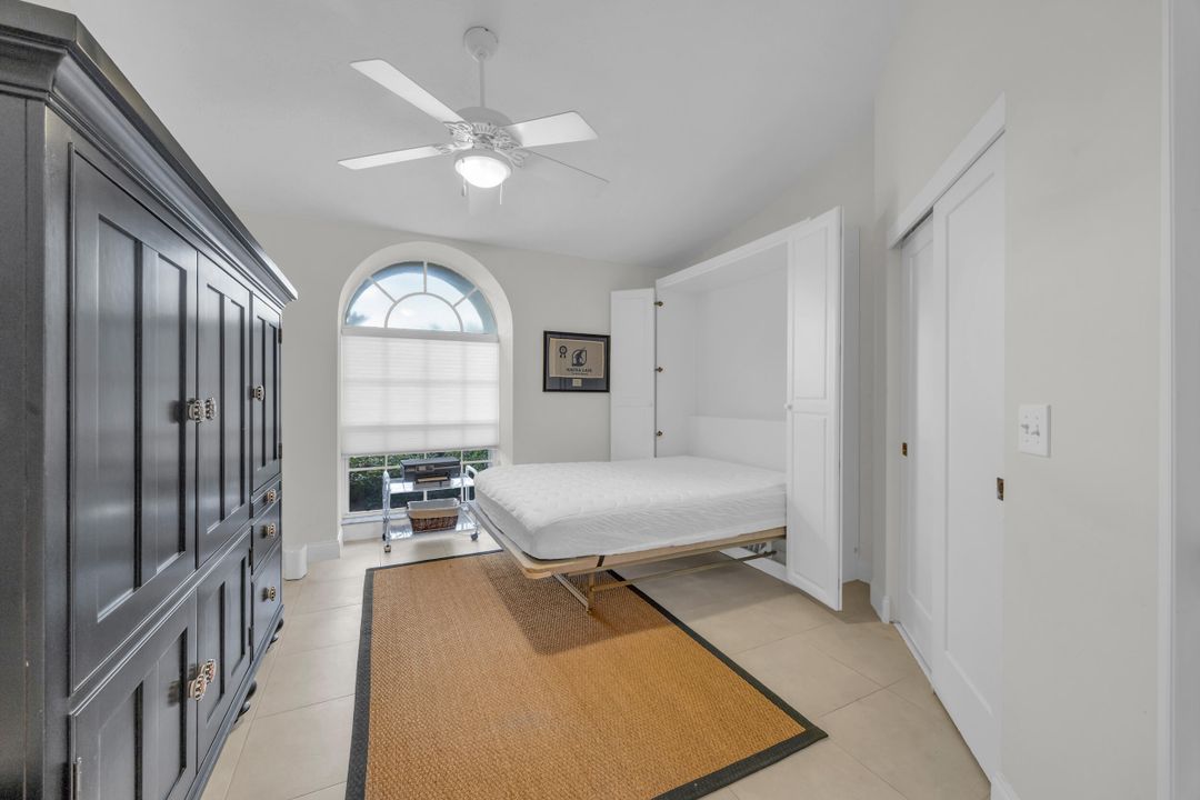 For Sale: $1,050,000 (3 beds, 2 baths, 1923 Square Feet)