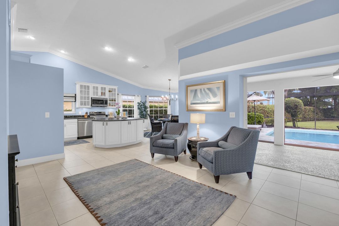 For Sale: $1,050,000 (3 beds, 2 baths, 1923 Square Feet)