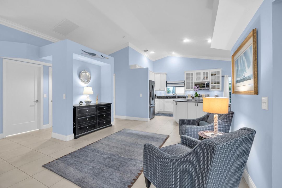 For Sale: $1,050,000 (3 beds, 2 baths, 1923 Square Feet)