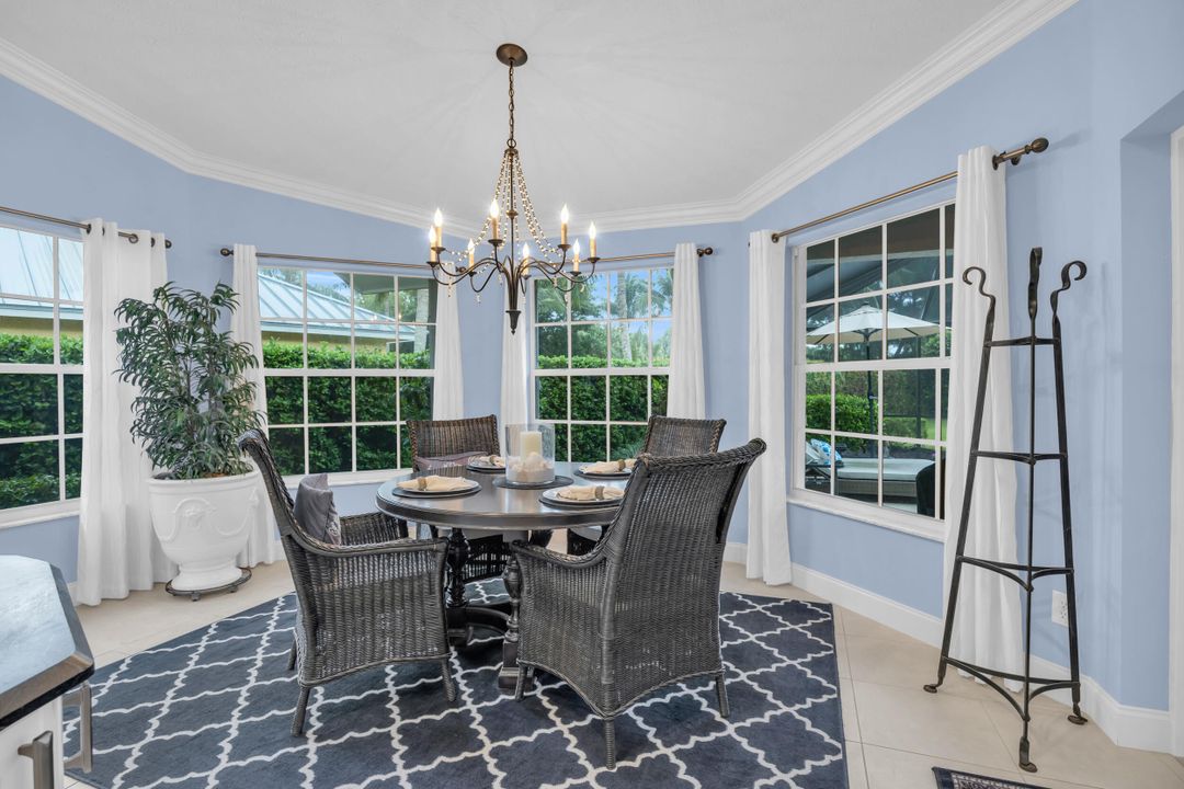 For Sale: $1,050,000 (3 beds, 2 baths, 1923 Square Feet)