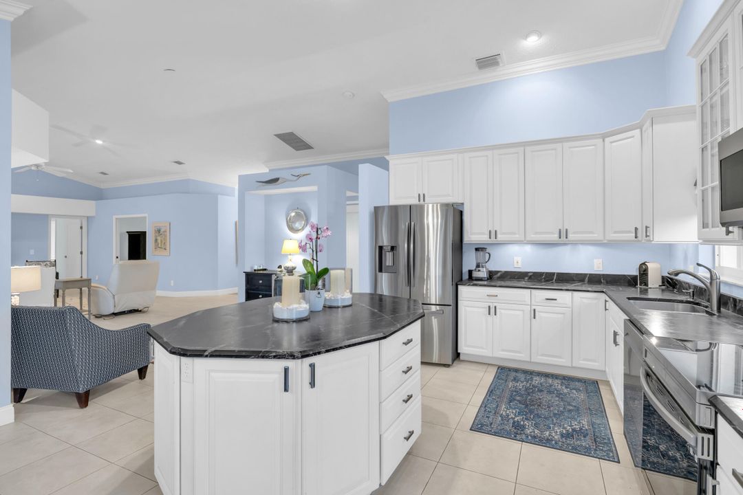 For Sale: $1,050,000 (3 beds, 2 baths, 1923 Square Feet)