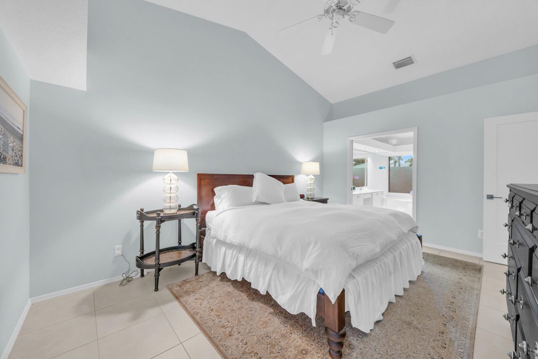 For Sale: $1,050,000 (3 beds, 2 baths, 1923 Square Feet)