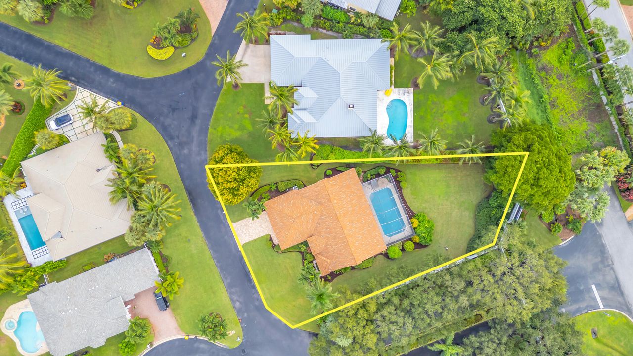 For Sale: $1,050,000 (3 beds, 2 baths, 1923 Square Feet)