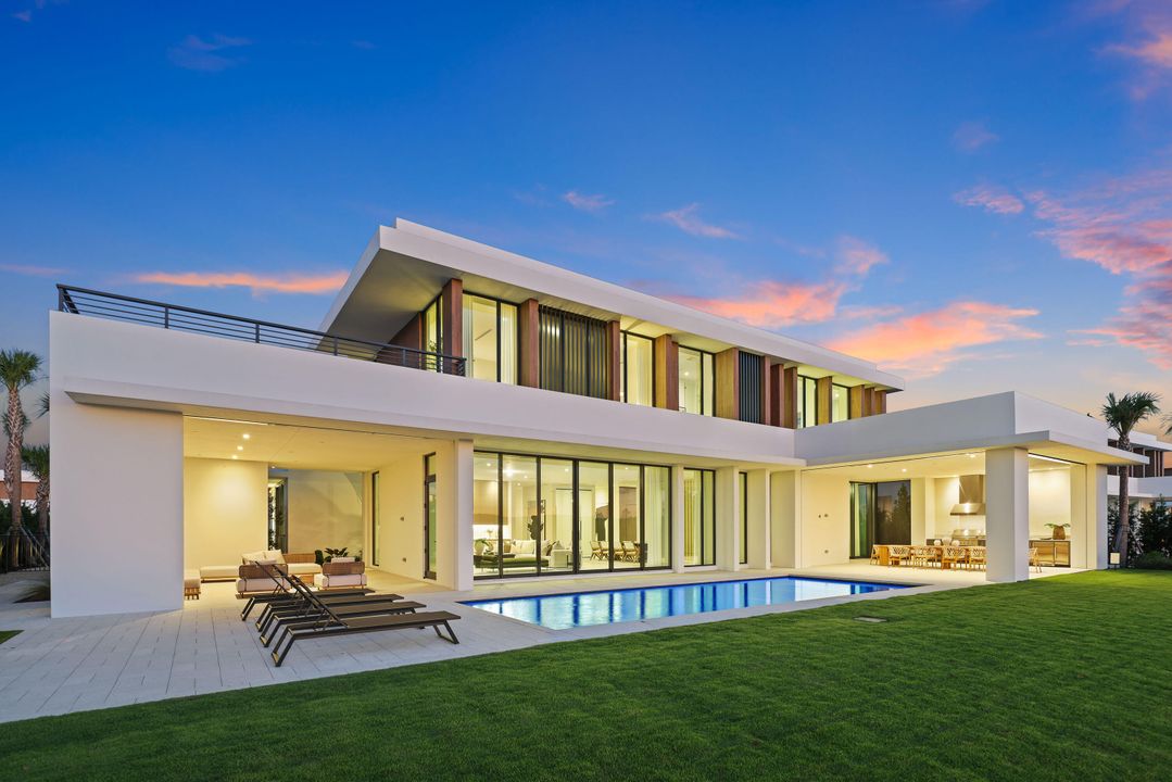 For Sale: $9,600,000 (5 beds, 6 baths, 7713 Square Feet)