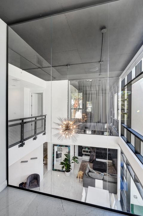 Под контрактом: $10,000 (2 спален, 2 ванн, 1587 Квадратных фут)