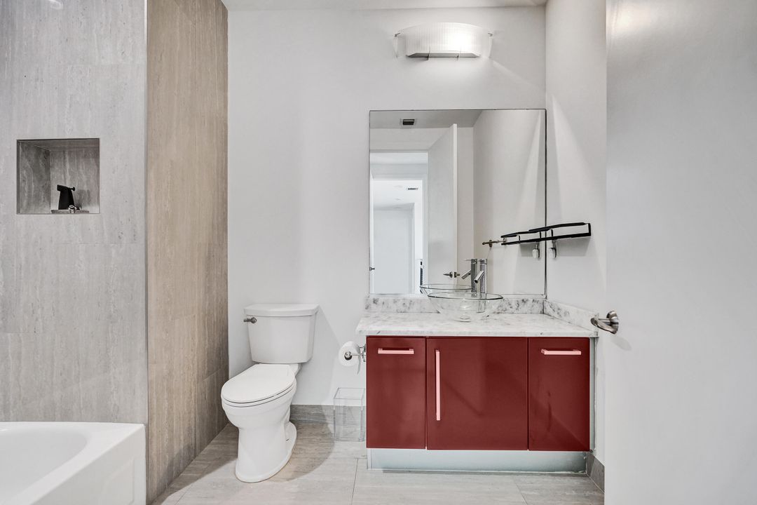 Под контрактом: $10,000 (2 спален, 2 ванн, 1587 Квадратных фут)