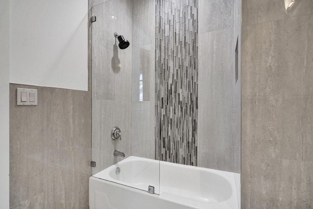 Под контрактом: $10,000 (2 спален, 2 ванн, 1587 Квадратных фут)