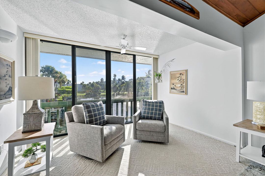 For Sale: $299,000 (2 beds, 2 baths, 1393 Square Feet)