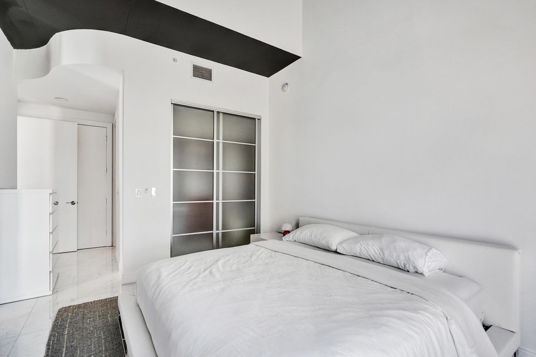 Под контрактом: $10,000 (2 спален, 2 ванн, 1587 Квадратных фут)