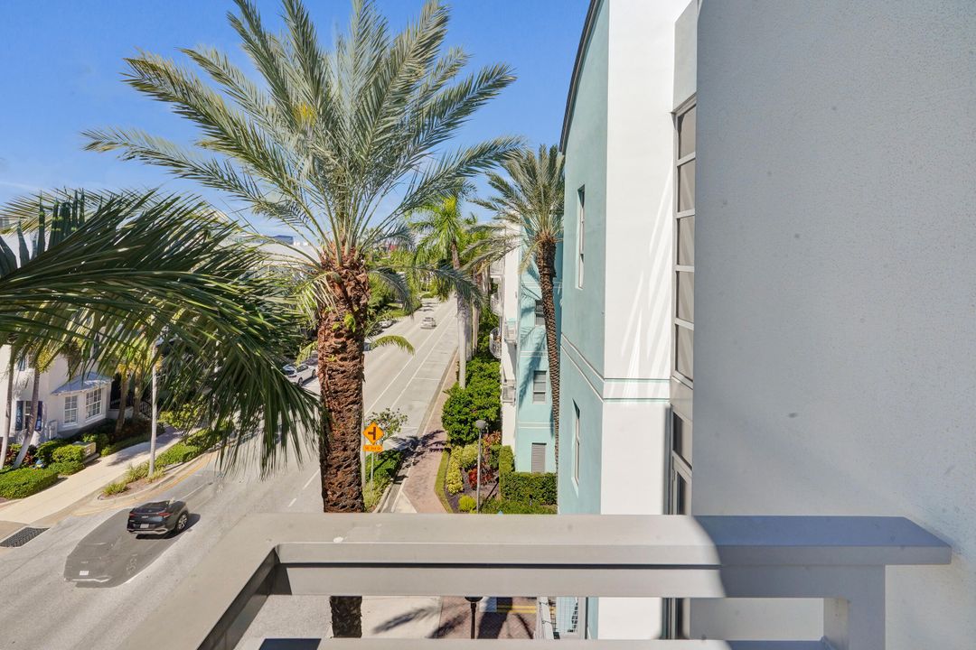 Под контрактом: $10,000 (2 спален, 2 ванн, 1587 Квадратных фут)