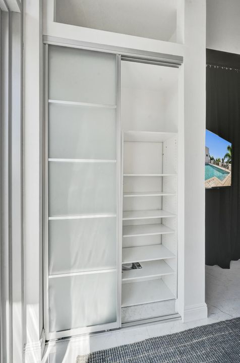 Под контрактом: $10,000 (2 спален, 2 ванн, 1587 Квадратных фут)