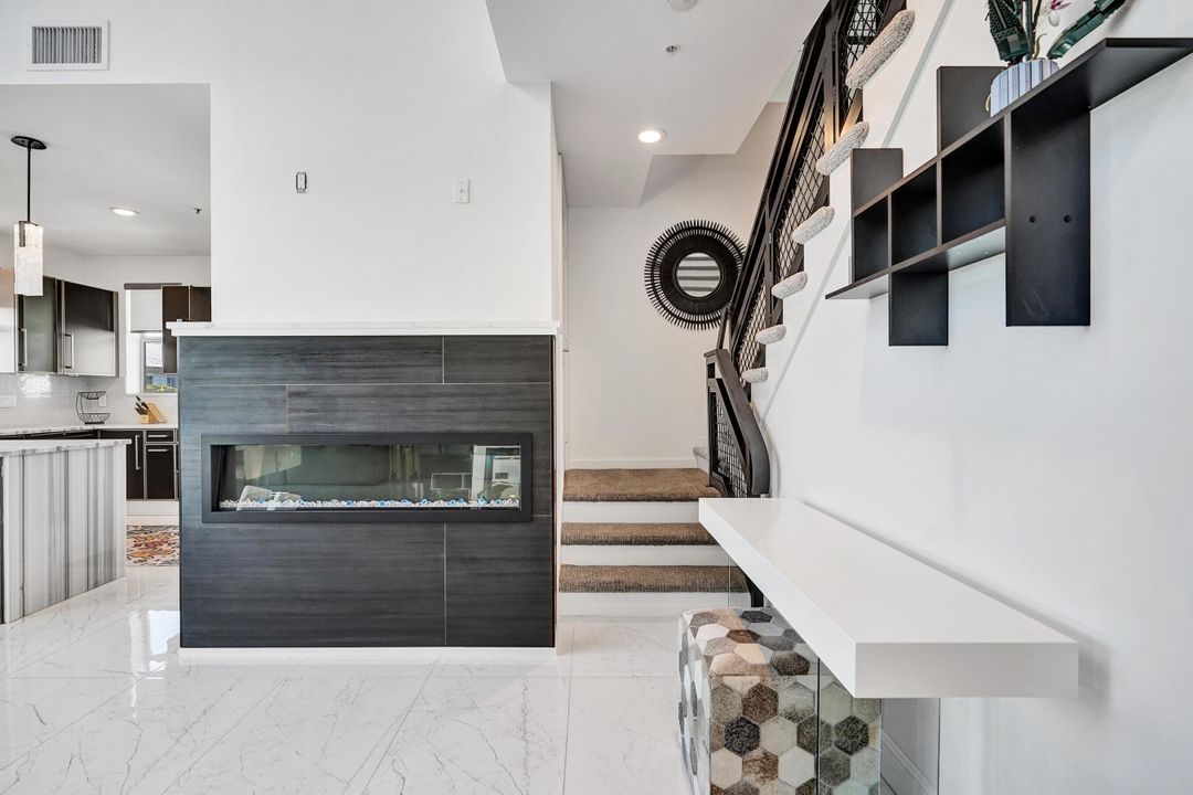 Под контрактом: $10,000 (2 спален, 2 ванн, 1587 Квадратных фут)