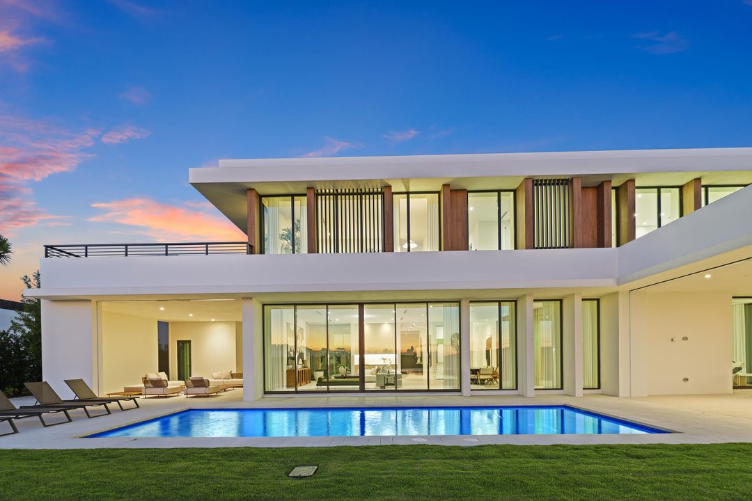 For Sale: $9,600,000 (5 beds, 6 baths, 7713 Square Feet)