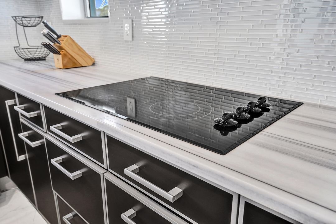 Под контрактом: $10,000 (2 спален, 2 ванн, 1587 Квадратных фут)