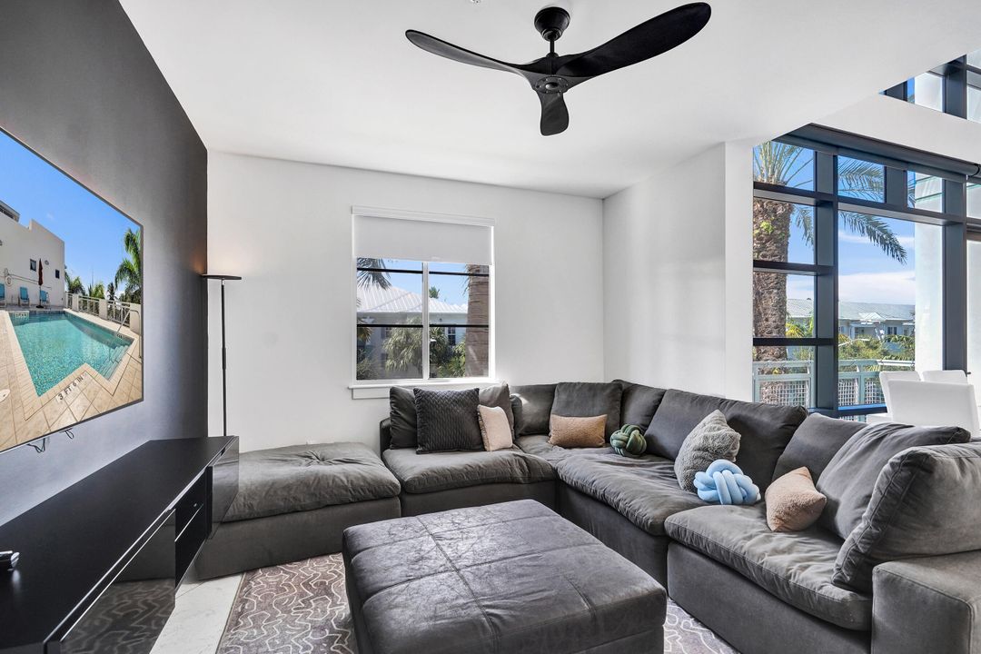 Под контрактом: $10,000 (2 спален, 2 ванн, 1587 Квадратных фут)