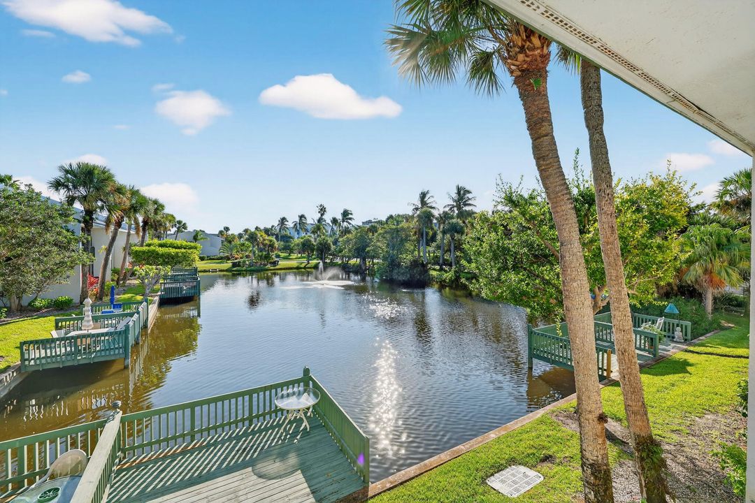 For Sale: $299,000 (2 beds, 2 baths, 1393 Square Feet)