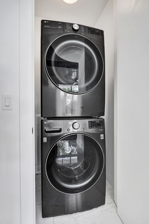 Под контрактом: $10,000 (2 спален, 2 ванн, 1587 Квадратных фут)