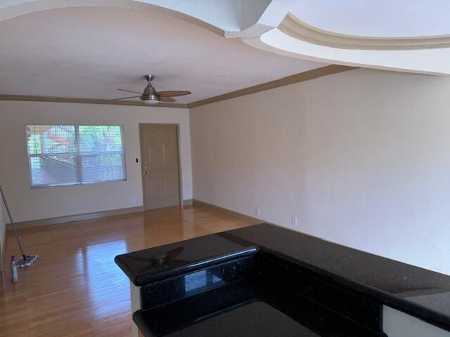 For Sale: $309,900 (2 beds, 2 baths, 790 Square Feet)