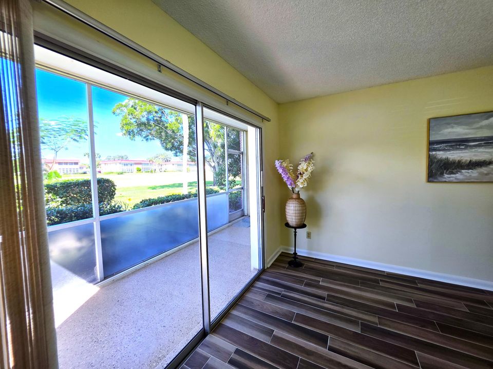 出租: $1,550 (2 贝兹, 2 浴室, 1000 平方英尺)