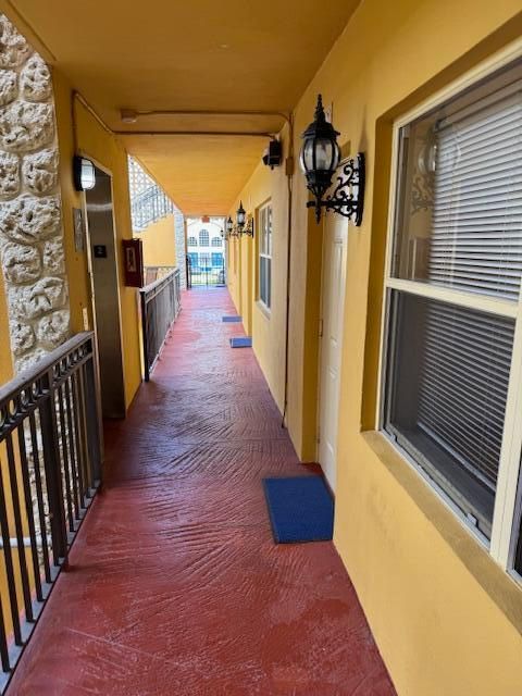 For Sale: $309,900 (2 beds, 2 baths, 790 Square Feet)