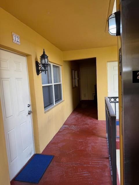 For Sale: $309,900 (2 beds, 2 baths, 790 Square Feet)