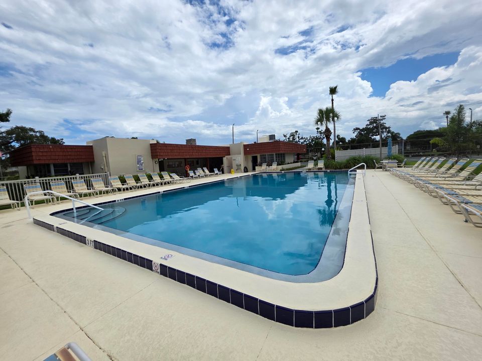 出租: $1,550 (2 贝兹, 2 浴室, 1000 平方英尺)