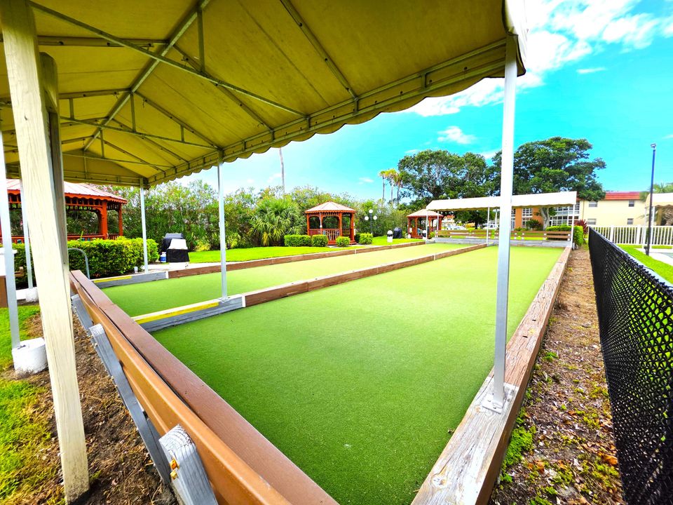 出租: $1,550 (2 贝兹, 2 浴室, 1000 平方英尺)