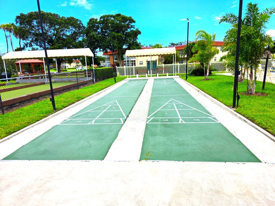 出租: $1,550 (2 贝兹, 2 浴室, 1000 平方英尺)