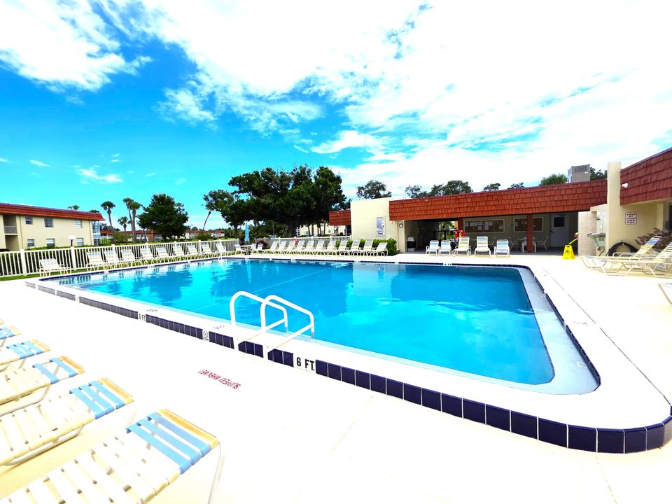 出租: $1,550 (2 贝兹, 2 浴室, 1000 平方英尺)