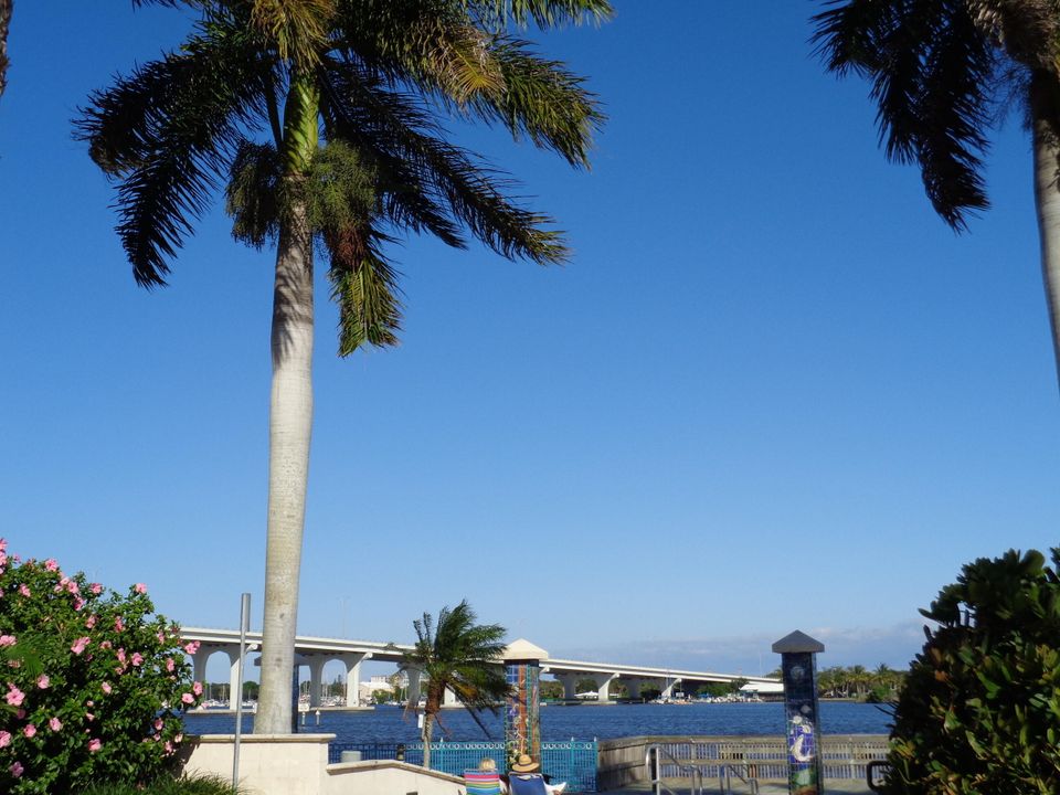 出租: $1,550 (2 贝兹, 2 浴室, 1000 平方英尺)