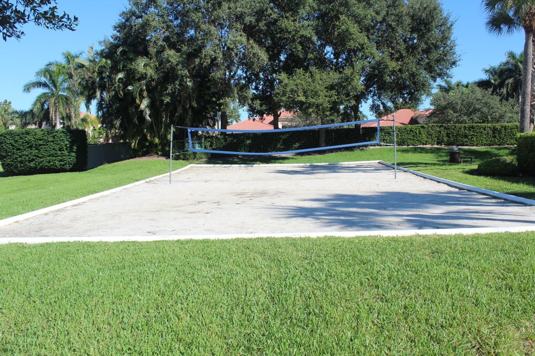 На продажу: $885,000 (6 спален, 4 ванн, 3498 Квадратных фут)