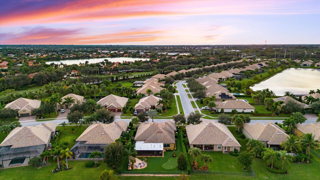 For Sale: $1,549,000 (3 beds, 3 baths, 2561 Square Feet)