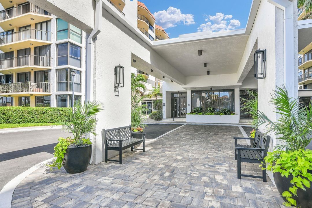 Active With Contract: $10,000 (3 beds, 2 baths, 1680 Square Feet)