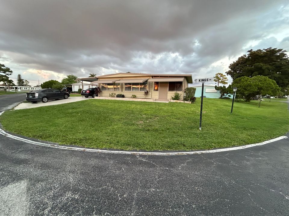 Recently Rented: $2,600 (3 beds, 3 baths, 1400 Square Feet)