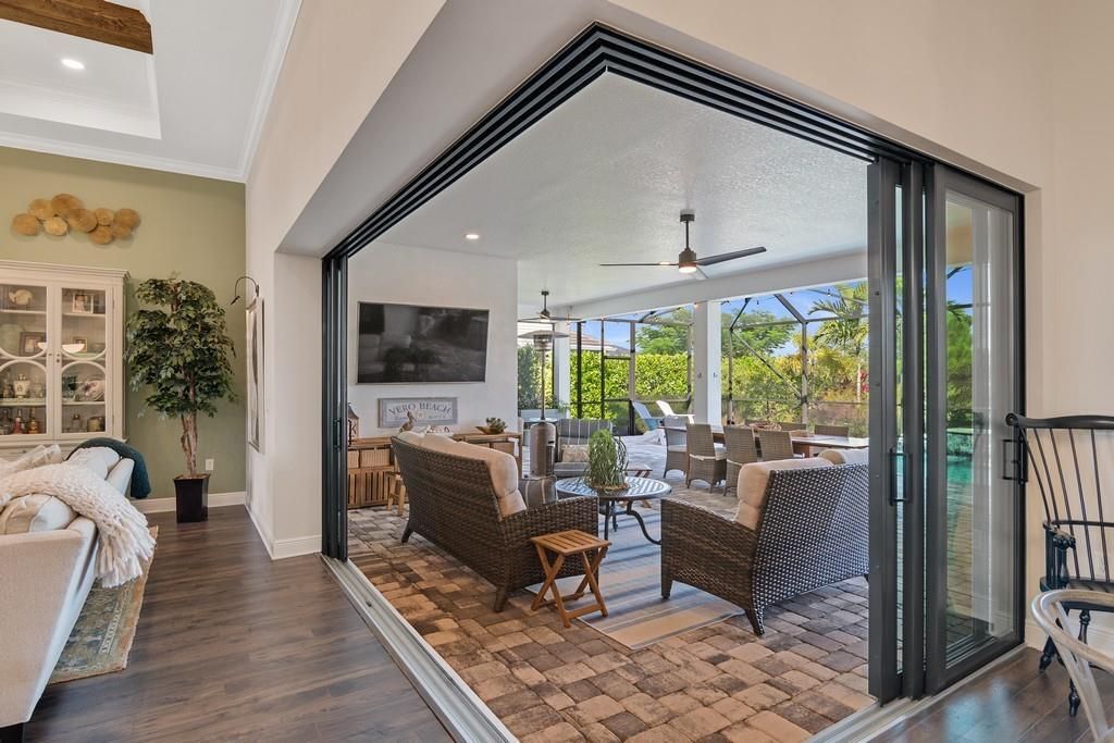 На продажу: $1,085,000 (3 спален, 3 ванн, 2624 Квадратных фут)