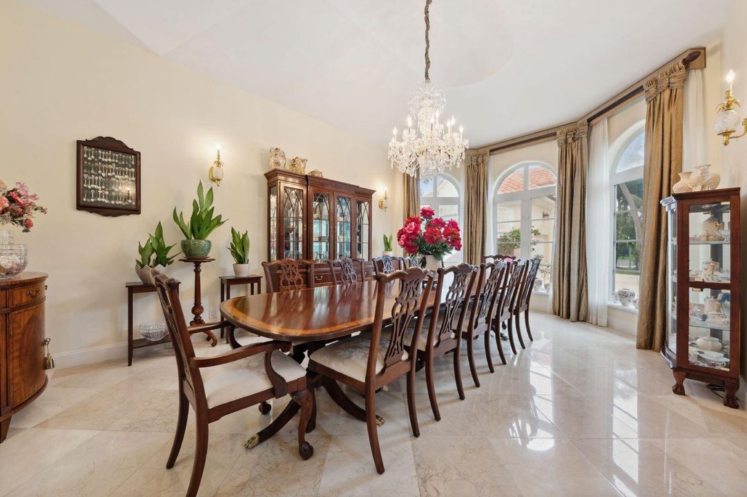 En Venta: $5,850,000 (5 camas, 4 baños, 5125 Pies cuadrados)