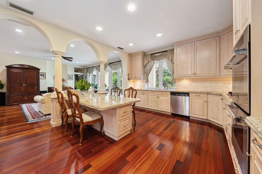 En Venta: $5,850,000 (5 camas, 4 baños, 5125 Pies cuadrados)