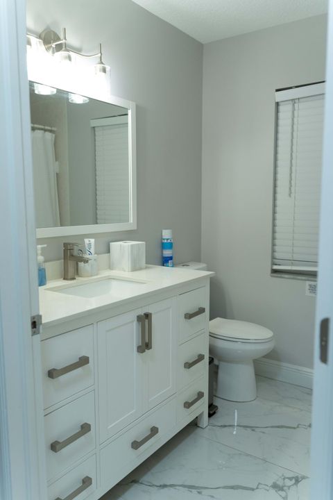 For Sale: $1,395,000 (4 beds, 3 baths, 2078 Square Feet)