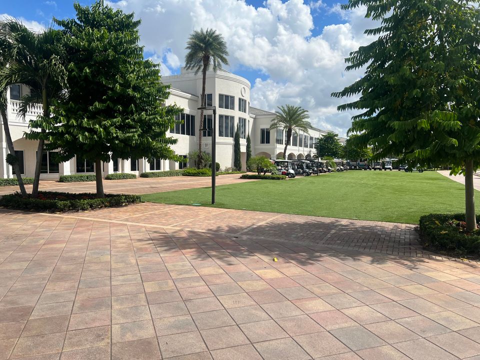 For Sale: $379,000 (3 beds, 2 baths, 2090 Square Feet)