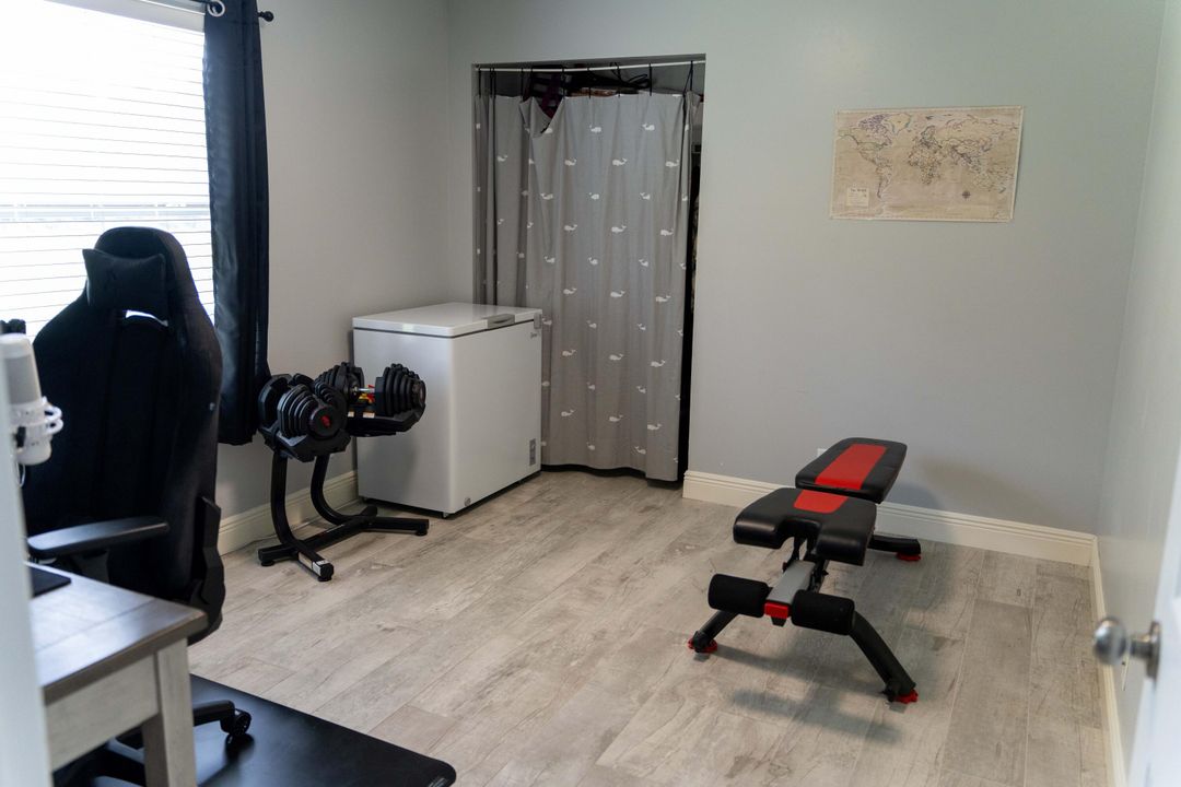 For Sale: $1,395,000 (4 beds, 3 baths, 2078 Square Feet)