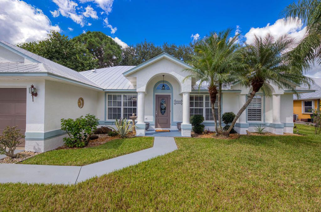 For Sale: $465,000 (3 beds, 2 baths, 2044 Square Feet)