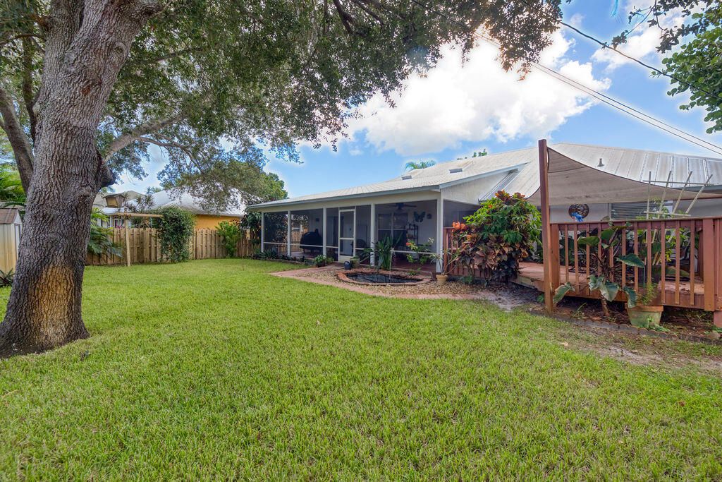 For Sale: $465,000 (3 beds, 2 baths, 2044 Square Feet)