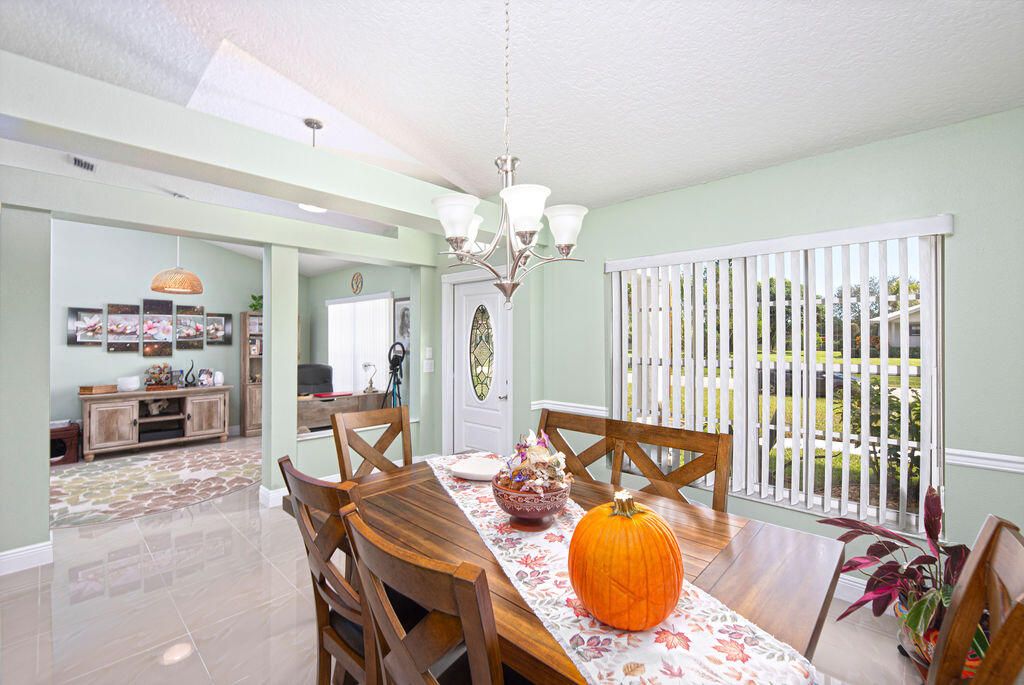 For Sale: $465,000 (3 beds, 2 baths, 2044 Square Feet)