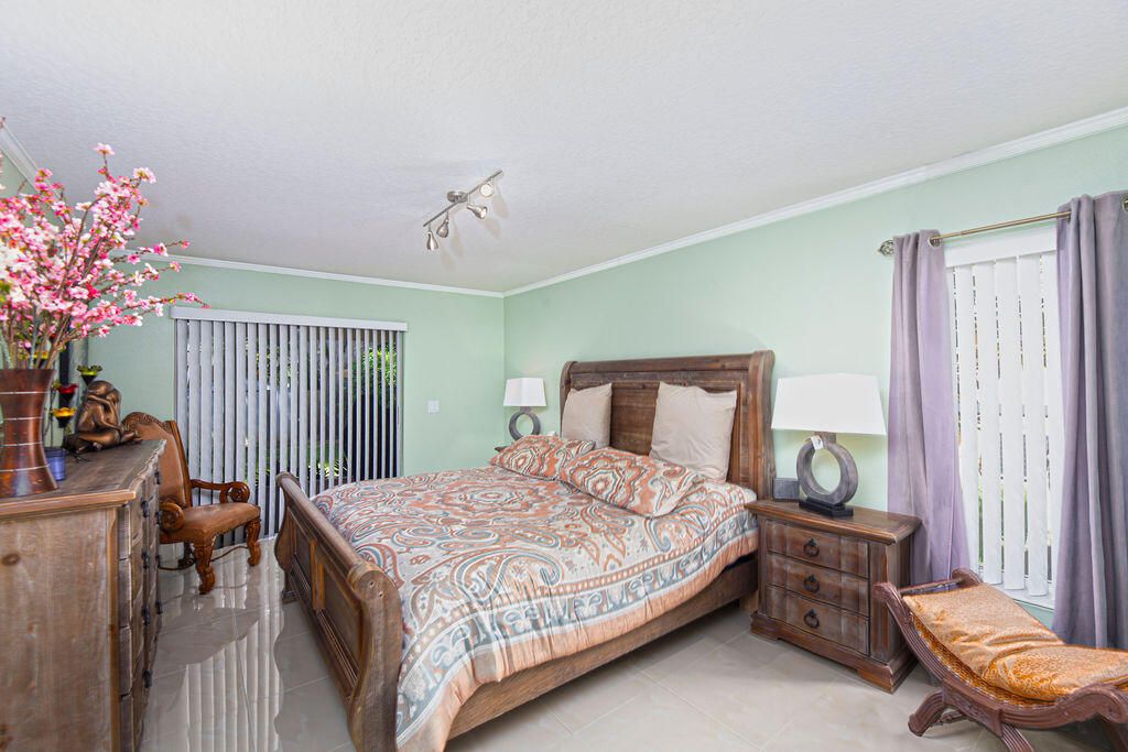 For Sale: $465,000 (3 beds, 2 baths, 2044 Square Feet)