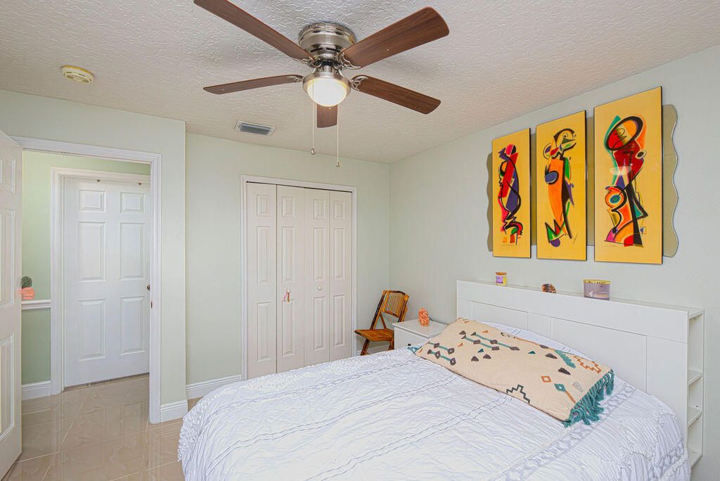 For Sale: $465,000 (3 beds, 2 baths, 2044 Square Feet)