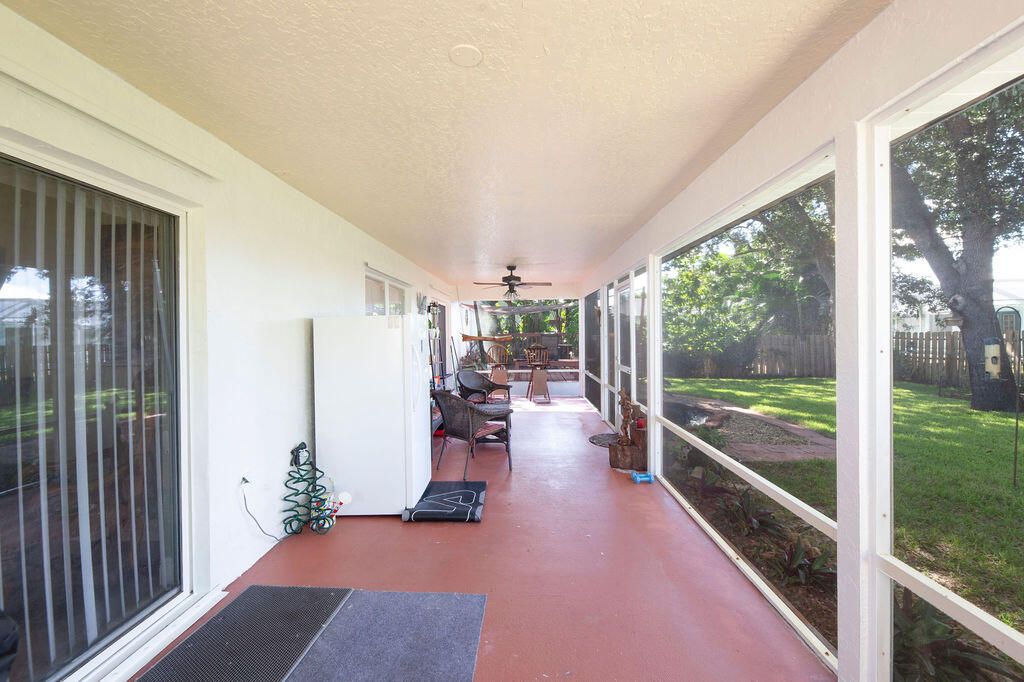 For Sale: $465,000 (3 beds, 2 baths, 2044 Square Feet)