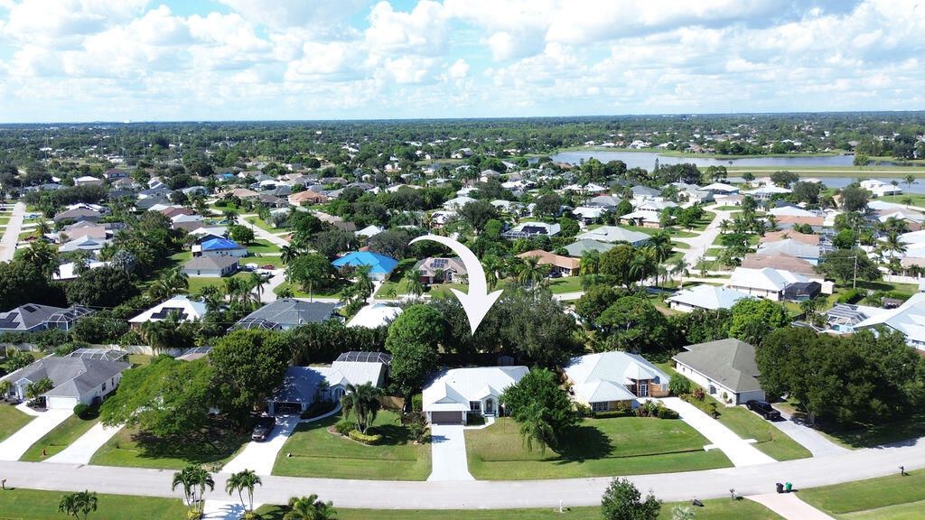 For Sale: $465,000 (3 beds, 2 baths, 2044 Square Feet)