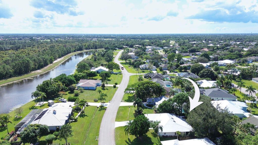 For Sale: $465,000 (3 beds, 2 baths, 2044 Square Feet)