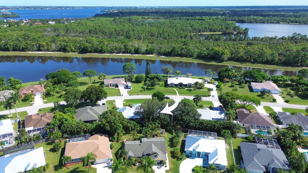 For Sale: $465,000 (3 beds, 2 baths, 2044 Square Feet)